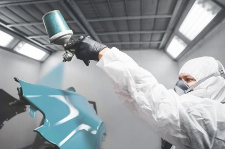 Peinture automobile, du masticage &agrave; la finition parfaite